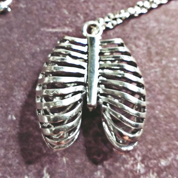 Silver 3D Skeleton Rib-Cage Bones Necklace - Picture 7 of 7
